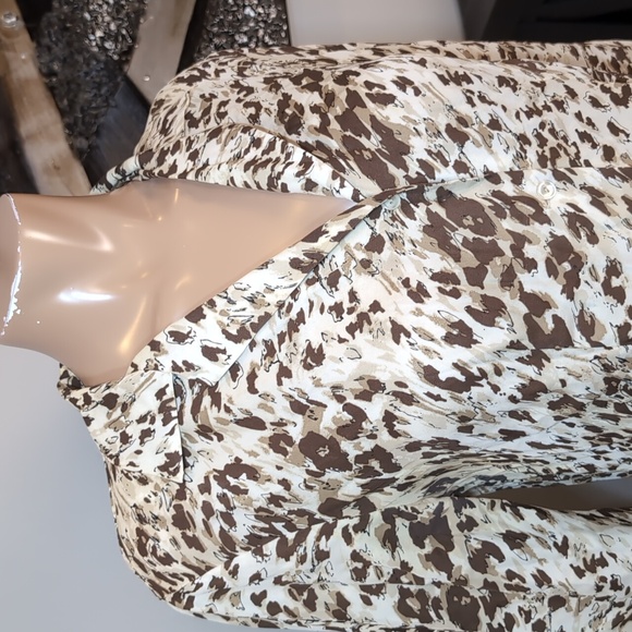 Liz Claiborne 100% Silk Blouse Abstract Animal Print Brown Tan Womens Size 10 - Picture 2 of 15